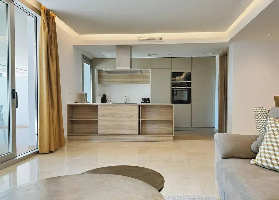 Luxury 3 Bedrooms Apartment In Royal Banus! Marbella